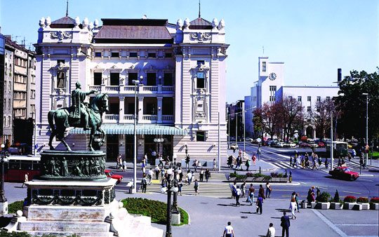 National-Theatre-01